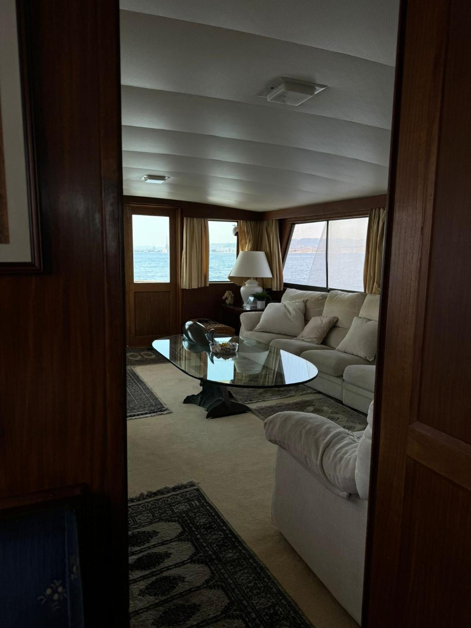 Botel Yacht Our Alissa *